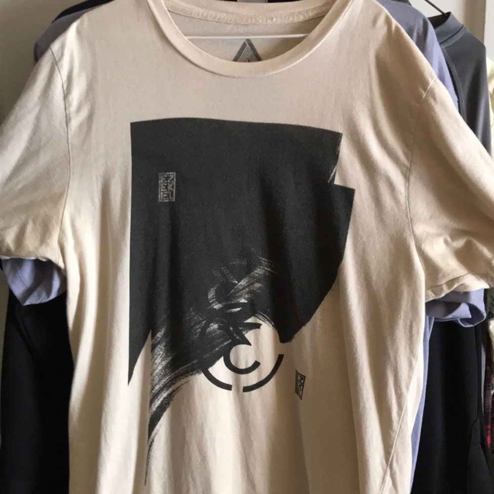 Ezekial tshirt med